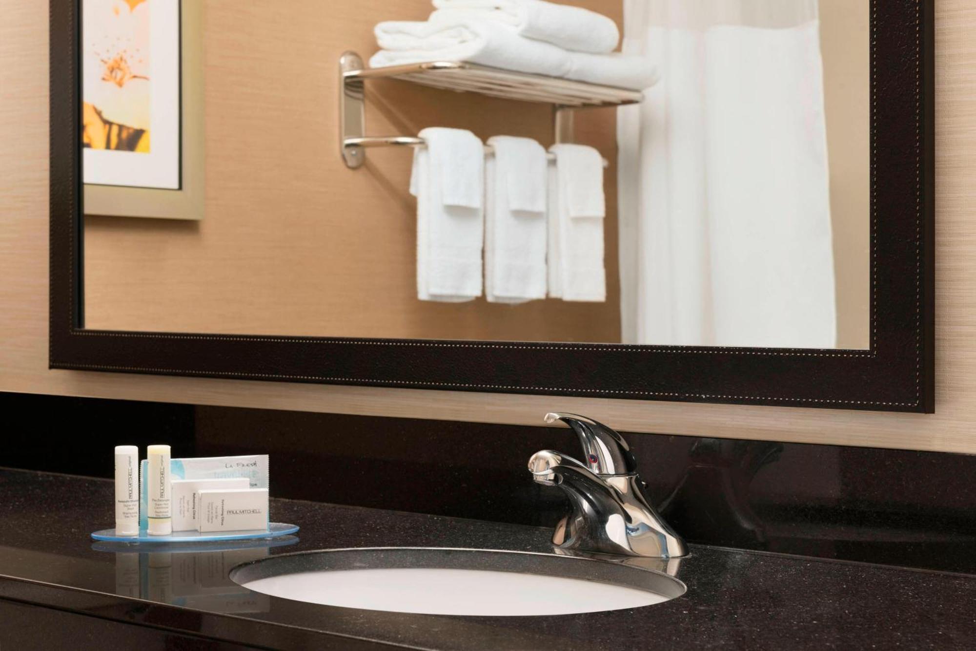 Fairfield Inn & Suites Hartford Manchester Buitenkant foto